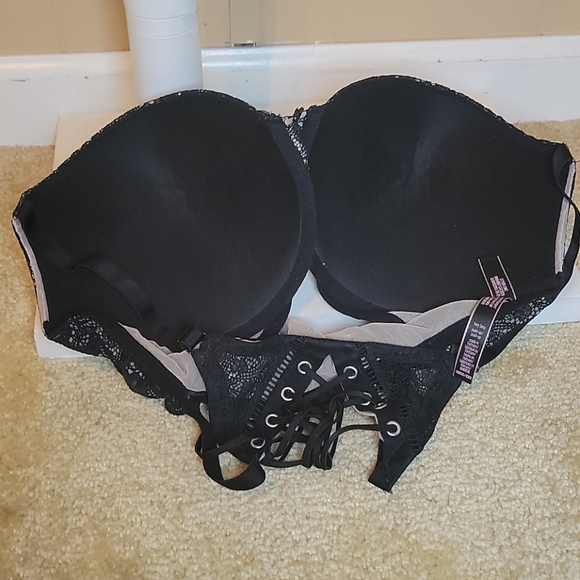 Victoria's Secret Very Sexy Black/Nude Push Up Bra - Picture 3 of 5